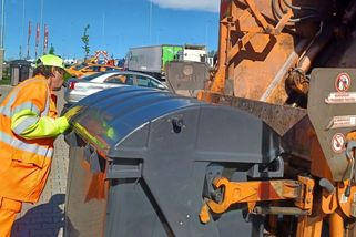 Vztyčený prostředníček či blokování kontejnerů. Popeláři mnohde čelí vzrůstající agresivitě - Novinky