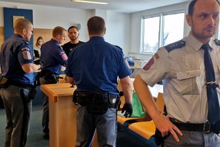Vy budete mlčet! Obžalovaný žhář seřval po zahájení procesu zlínskou soudkyni - Novinky