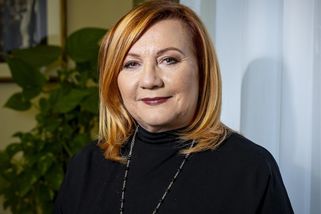 Státním zaměstnancům se zvýší platy - Novinky