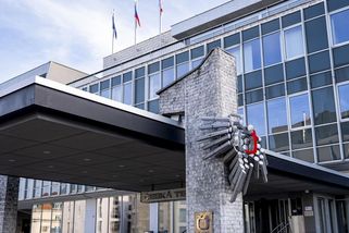 Senát je proti rušení poplatků za televizi a rozhlas - Novinky