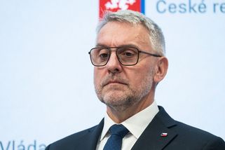 Ministerstvo vnitra vyvěsí ukrajinskou vlajku k výročí ruské agrese - Seznam Zprávy