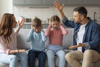 Zůstávat v nefungujícím manželství jenom kvůli dětem? Rozhodně jim tím nepomůžete - Novinky