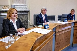 Nově si ze státního rozpočtu polepší doprava a sociální věci, méně dostane obrana - Novinky