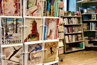 Poslat pohled z Tokia do Prahy je dvakrát levnější než z Brna - Novinky