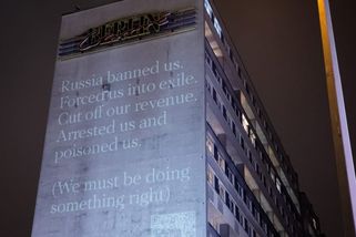 Jak se vede Rusům v exilu? ‚Je to neustálý technologický závod mezi Kremlem a námi,‘ říká novinářka