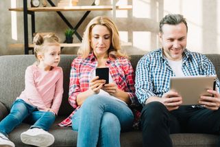 „Žiju z ruky do huby,“ píšou. Já mám ale jednu otázku: z čeho platíš tohle? - Médium.cz