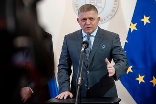 Orbánův rival mluvil o Ficově útěku. „Pomatenec,“ reaguje premiér - Seznam Zprávy