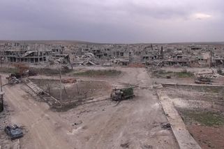 Svět nás opustil, tak ať si užije teror, zní od zoufalých Kurdů. V Sýrii uprchly z vězení tisíce džihádistů - Novinky