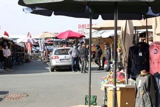 Marný boj proti padělkům. Přijde kontrola a druhý den prodej zase jede - Seznam Zprávy