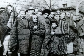 Tváří v tvář Andělu smrti: Šestnáctiletá Valérie Slámová přežila setkání s Mengelem díky tajné radě - Médium.cz