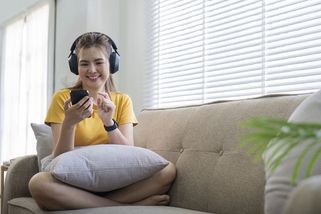 Sexuální násilí a nátlak. Děti využívají AI k děsivým věcem - Novinky