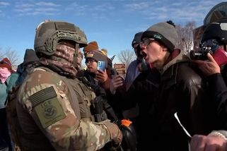 Federální agenti se v Minneapolisu pokusili vniknout na půdu konzulátu Ekvádoru - Novinky