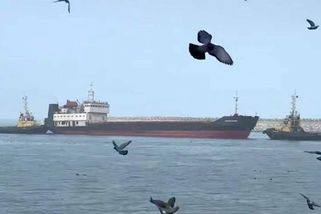 U ruského přístavu ztroskotala íránská nákladní loď - Novinky