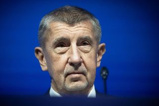 Mimochodem, mám večeři s Macronem, pochlubil se na sněmu Babiš - Novinky
