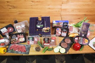 Tohle se přidává do burgerů místo masa. Podrobili jsme je velkým testům | A DOST!