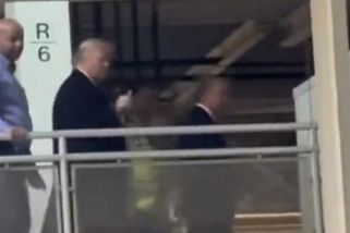 Nadávky a zdvižený prostředníček, Trump neunesl kritiku od zaměstnance Fordu - Seznam Zprávy