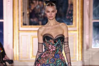 Neuvěříte, že nedávno porodila! Miss World Krystyna Pyszková byla hvězdou pařížského fashion weeku!