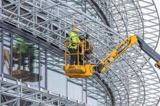 Stavební zákon znovu rozděluje Sněmovnu. Prvním čtením prošel po 11 hodinách - Seznam Zprávy