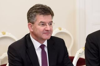 Lajčák končí jako Ficův poradce. Jeho jméno je v dokumentech o Epsteinovi - Seznam Zprávy