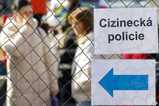 Ukrajinští penzisté jezdili do Česka pro uprchlické dávky, přitom žili na Ukrajině - Novinky