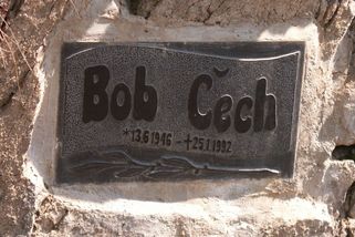 Pozor na led! Bob obeplul celý svět, ve Víru se utopil - Médium.cz