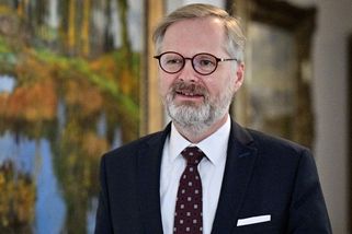 Měl jsem říct, že kvůli válce předvolební sliby neplatí, přiznal Fiala - Novinky