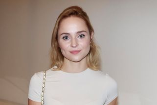 Hvězda seriálu Kamarádi hrála už ve Vyprávěj, poznal by ji málokdo. Chocholatá si vzala fotbalistu - Médium.cz