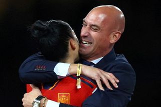 Žhavé detaily. Mistryně světa popsala okamžiky před skandálním polibkem - Sport.cz