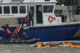 Vrtulník se zřítil do řeky Hudson v New Yorku, šest mrtvých včetně tří dětí - Novinky