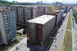 Praha 10 prodává radnici, opozice varuje před ztrátou veřejného prostoru - Seznam Zprávy