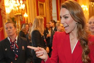 Princeznu Kate nešlo během oslav s ragbistkami přehlédnout!