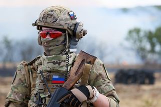 Rus odsouzený za brutální vraždu seniorky byl propuštěn z vězení do války, už podruhé - Novinky