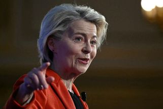 Von der Leyenová ustála hlasování o nedůvěře. Většina českých europoslanců byla proti ní - Novinky