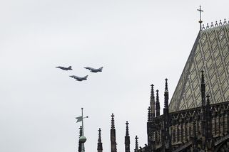 Přelet stíhaček nad Prahou - Novinky