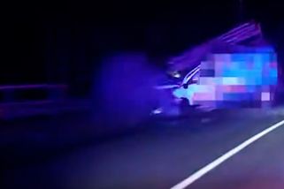 Řidič na Náchodsku úmyslně naboural auto v protisměru, policie ho obvinila z pokusu o vraždu - Novinky