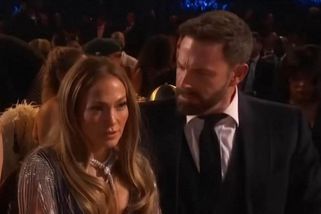 Kamery zachytily, jak se Jennifer Lopez utrhla na Bena během cen Grammy. Co mu asi řekla? - Super.cz