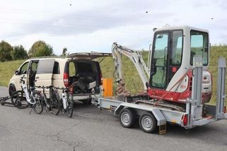 Manželský pár převážel kradené věci z Rakouska do Polska. Zadrželi je u Olomouce - Novinky
