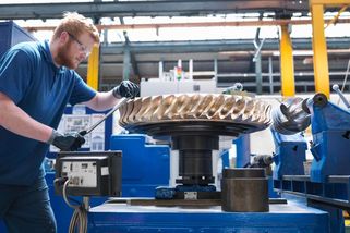 Loni byla česká ekonomika skoro dvojnásobně lepší než předloni - Novinky