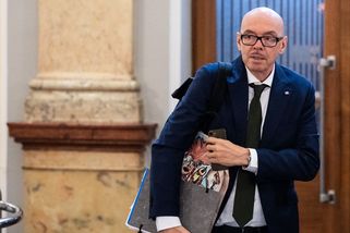 Peníze pro ČT a Rozhlas: poplatky nebudou, lidé ale stejně zaplatí - Seznam Zprávy