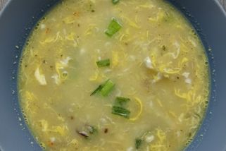 Zasmažená kmínová polévka s vejcem, kterou musíte vyzkoušet