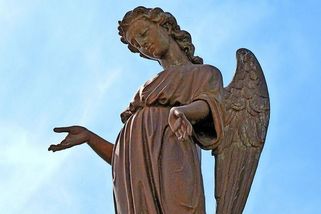 Jak Troška sepsul Stracha za Anděla Páně - Médium.cz