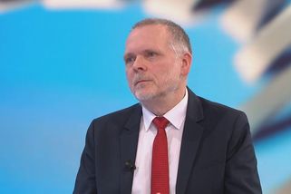 Aktivismus je výnosnější než hledat práci, rýpl si Korecký. Minář reagoval ostře