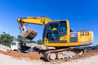 Nejnudnější honička. Američtí policisté přes hodinu naháněli bagr - Novinky