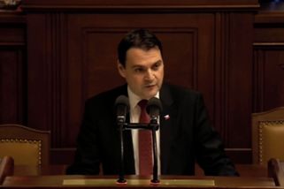 Prezident bojuje s temnou stránkou své osobnosti, řekl poslancům Macinka - Novinky