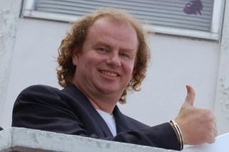 Viktor Kožený provedl největší polistopadový podvod. Co dnes dělá v bahamském exilu?