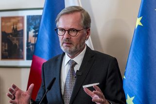 Stopku pro další vojenskou pomoc Ukrajině nepovažuji za šťastnou, kritizoval Fiala Čaputovou - Novinky