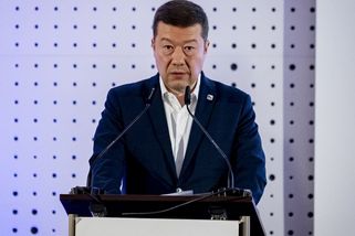 Super vtip: Tomio Okamura zkazil mlsným holčičkám radost z adventu. Tohle nečekaly ani v nejčernějším snu - Super.cz