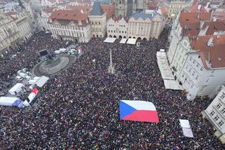 „Abychom si to vyříkali z očí do očí.“ Klempíř si pozve umělce, kteří ho kritizovali na demonstraci - Novinky