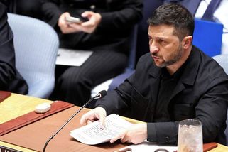 Rusko využilo příměří k taktickému posílení, řekl Zelenskyj - Novinky