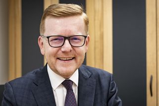 Šéfúředník vzal dar od Zemana. Když se na to přišlo, ztratil hlas - Seznam Zprávy